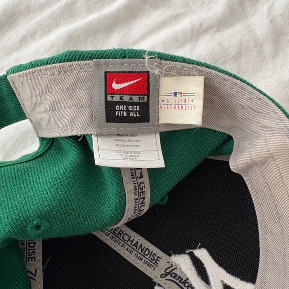 Nike Green Yankee Adjustable Cap One Size - Picture 3 of 4